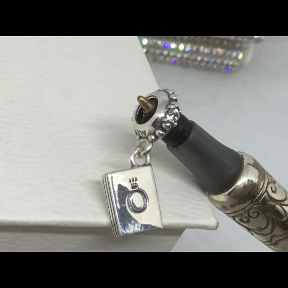 Pandora Passport Charm - Picture 2 of 5